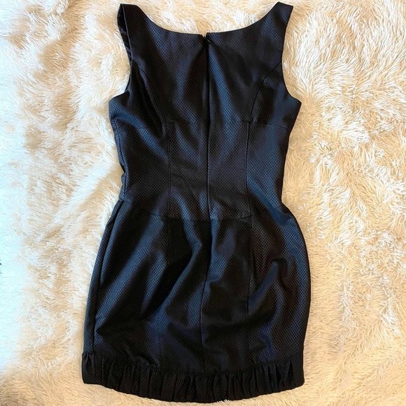 Bebe Black V Neck Sleeveless Zip Up Bubble Hem Mini Dress Size 4 #1624 - Picture 4 of 13